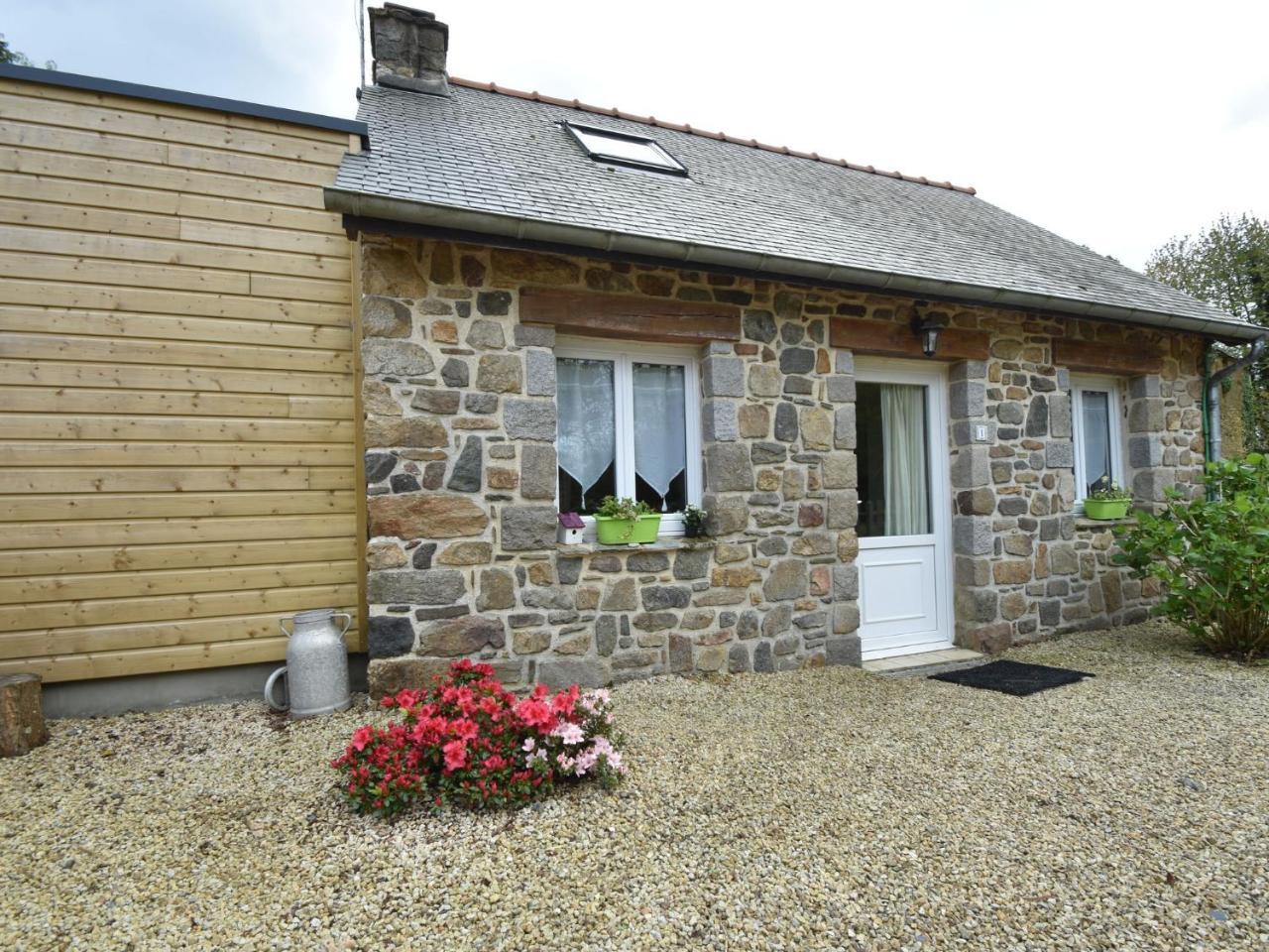 Breton Stone House In Saint Gilles Les Bois Villa Bagian luar foto