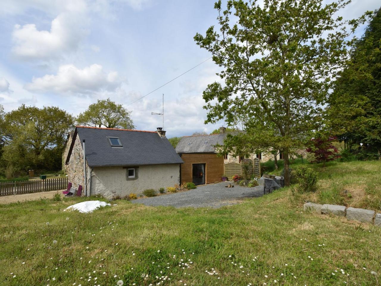 Breton Stone House In Saint Gilles Les Bois Villa Bagian luar foto