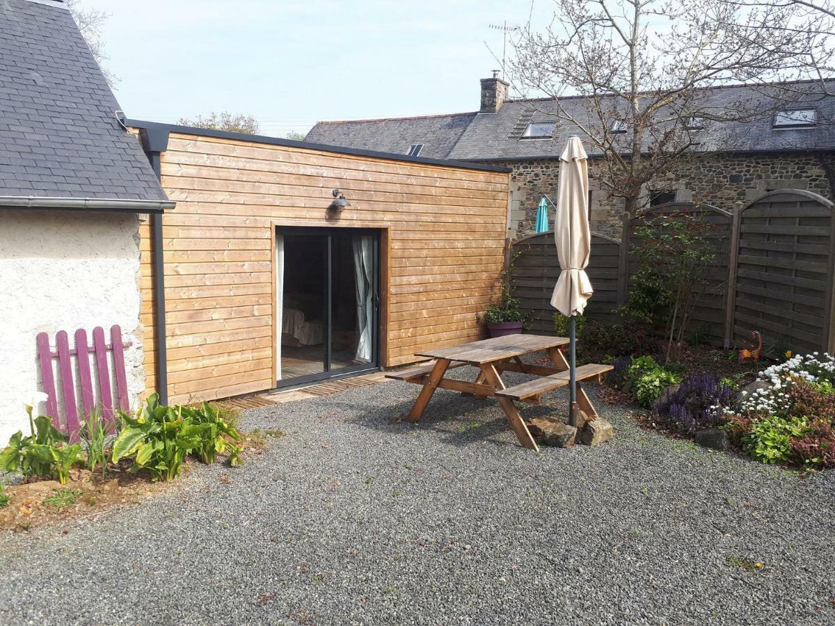 Breton Stone House In Saint Gilles Les Bois Villa Bagian luar foto